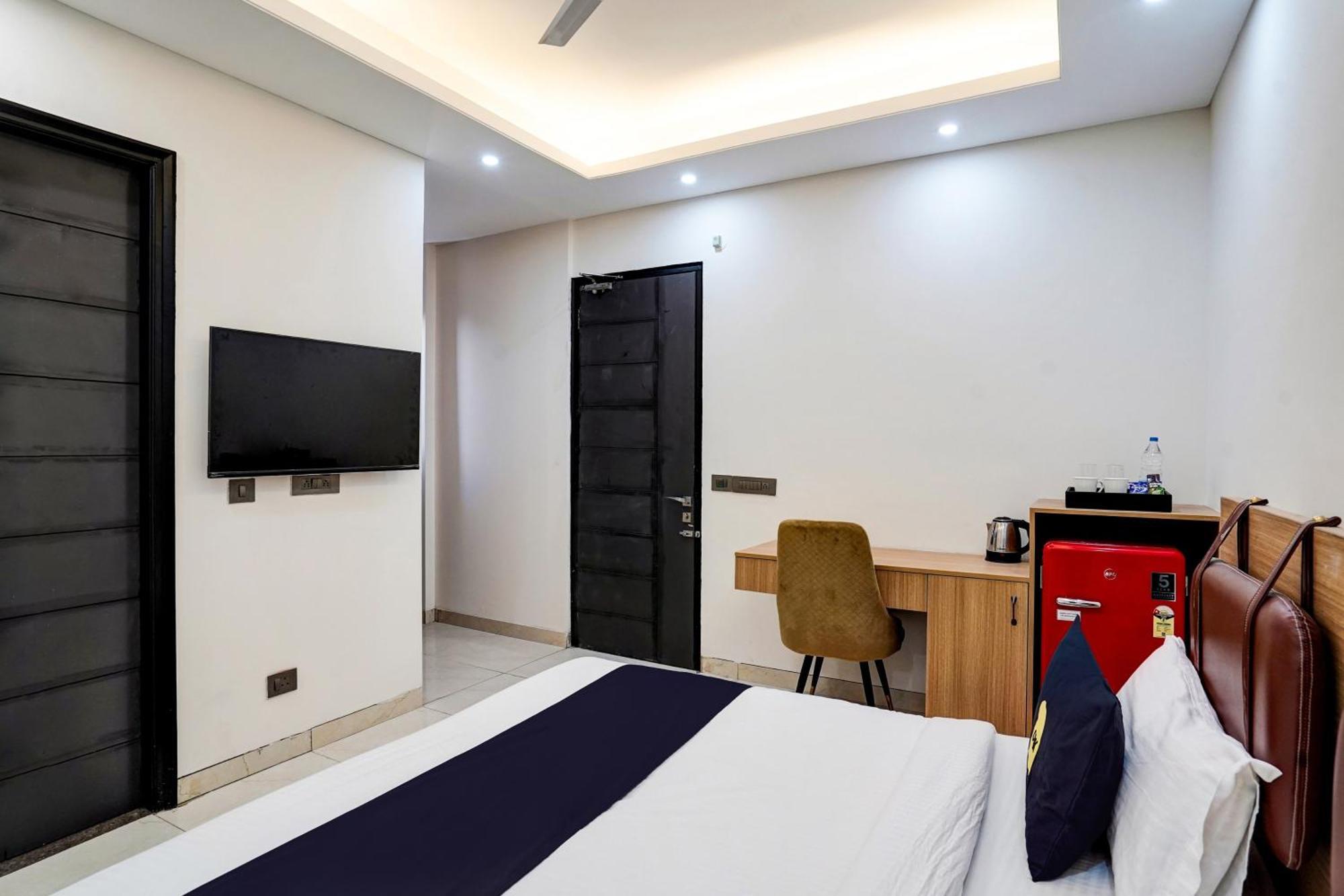 Hotel O Parkinn Ґурґаон Екстер'єр фото